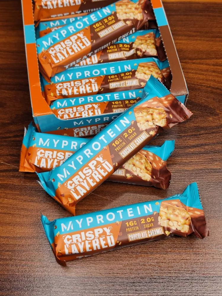 شکلات بار کاراملی برند مای پروتئین | Myprotein cryspy layared chocolate caramel - سم7شاپ - sam۷shop