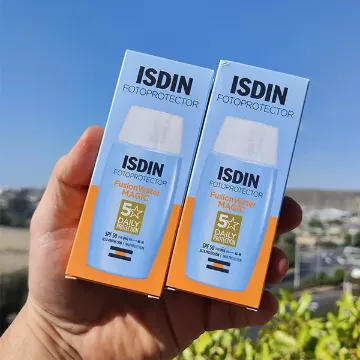 ضد آفتاب ایزدین SPF50 مدل فیوژن واتر مجیک 50 میل | ISDIN Fusion Water Magic SPF50- سم7شاپ-sam7shop.ir
